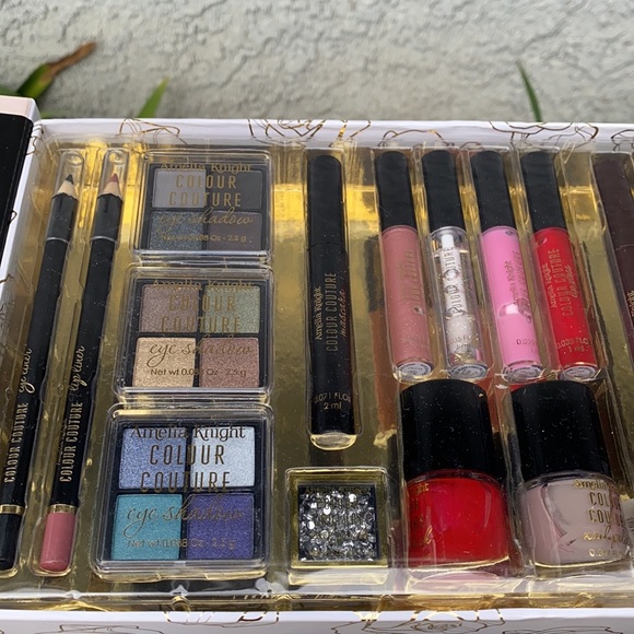 Amelia Knight Colour Couture Pro Cosmetics Makeup Kit Day and Night Gift Set - Picture 5 of 9